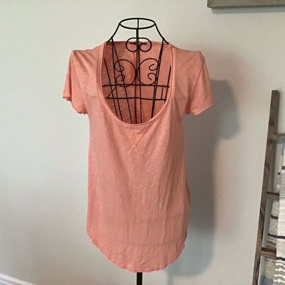 LA Made  light weight t-shirt Coral NWT - Picture 1 of 4